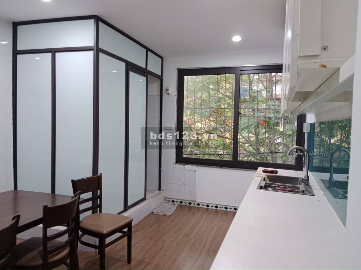 Bán Căn Hộ Phố 8 - 3, Hai Bà Trưng 50m, giá 1.9 tỷ.