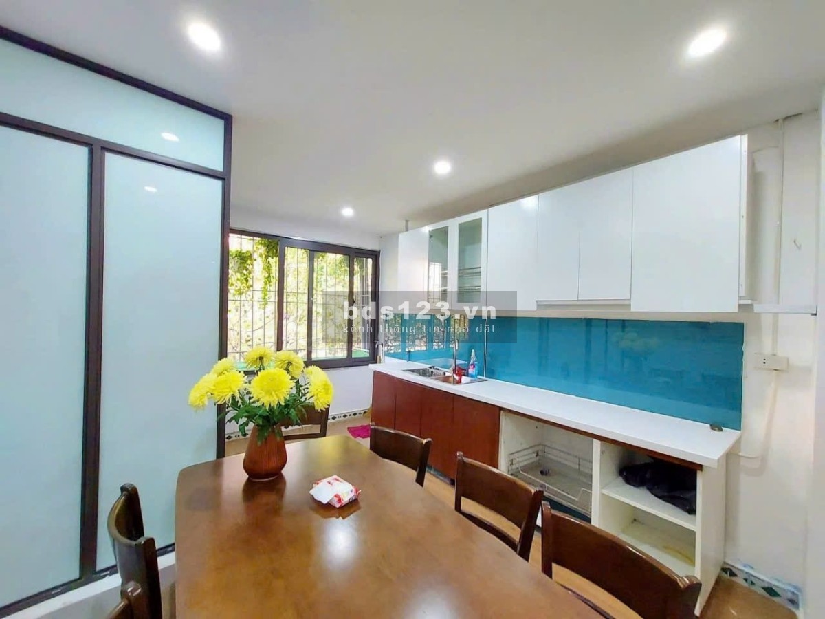 Bán Căn Hộ Phố 8 - 3, Hai Bà Trưng 50m, giá 1.9 tỷ.