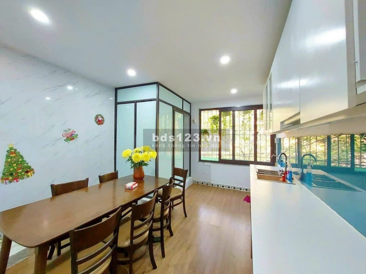 Bán Căn Hộ Phố 8 - 3, Hai Bà Trưng 50m, giá 1.9 tỷ.