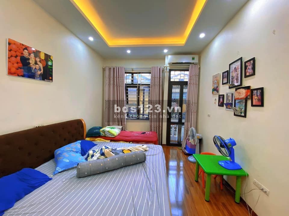BÁN NHÀ CẦU GIẤY SIÊU ĐẸP 55M2 4TẦNG MT5M Ở KINH DOANH NGÕ THÔNG ĐƯỜNG CẦU GIẤY NGỌC HÀ CV NGHĨA ĐÔ