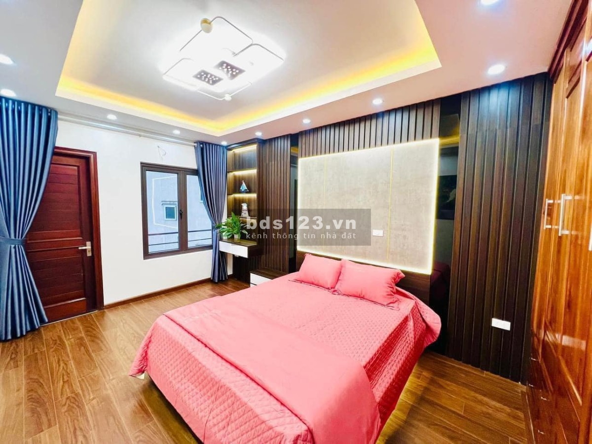 Chính chủ về quê cần bán gấp nhà Xuân La Tây Hồ 40m^2 giá gần 6tỷ
