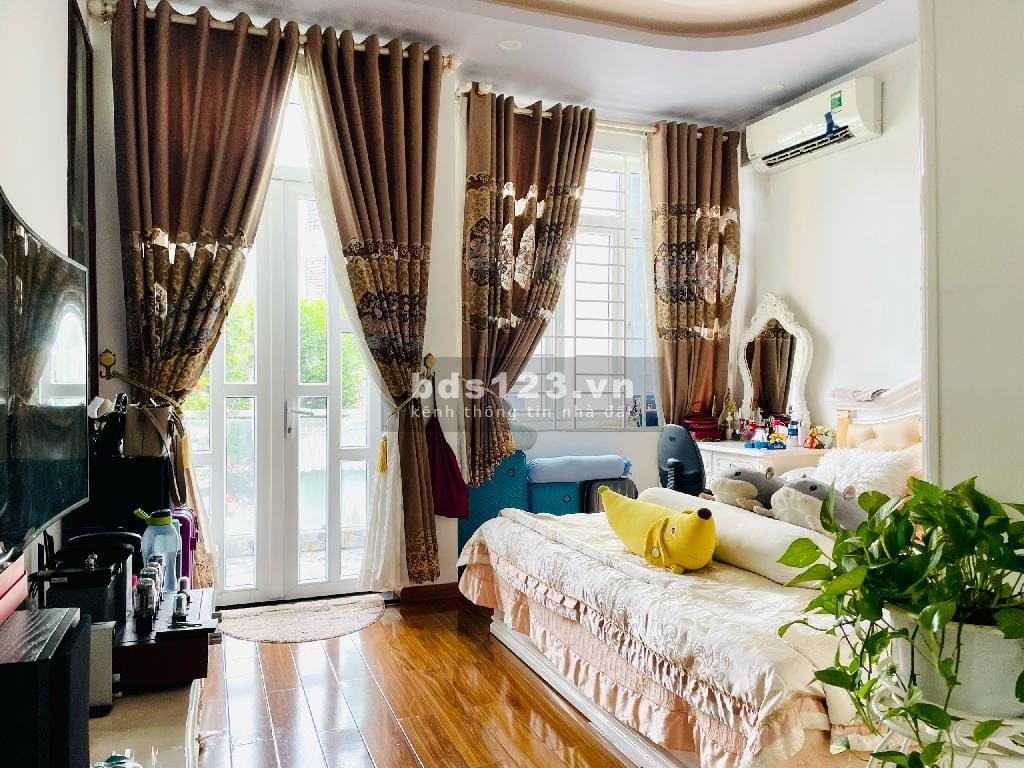 BÁN NHÀ LẠC LONG QUÂN HẺM KINH DOANH 70M .3 TẦNG .3PN .10.9 TỶ