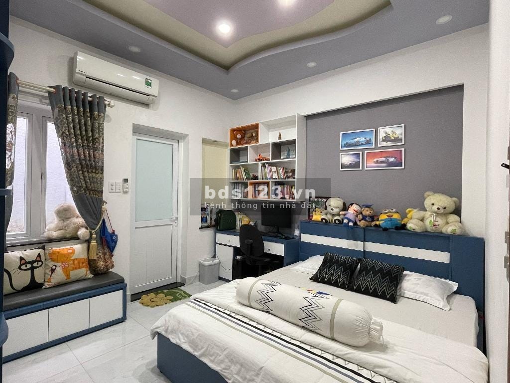 BÁN NHÀ LẠC LONG QUÂN HẺM KINH DOANH 70M .3 TẦNG .3PN .10.9 TỶ