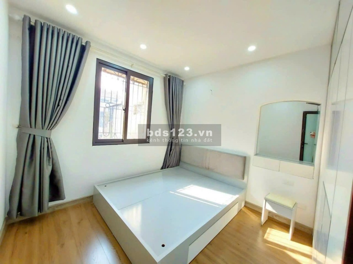 Bán Căn Hộ Phố 8 - 3, Hai Bà Trưng 50m, giá 1.9 tỷ.