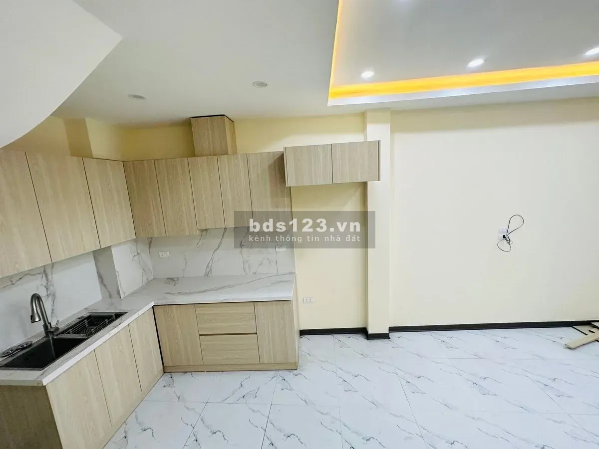 NHÀ MỚI HIẾM NGÕ THÔNG, KHƯƠNG TRUNG, GIÁ 4.3 TỶ 5 TẦNG,THANH XUÂN, HÀ NỘI