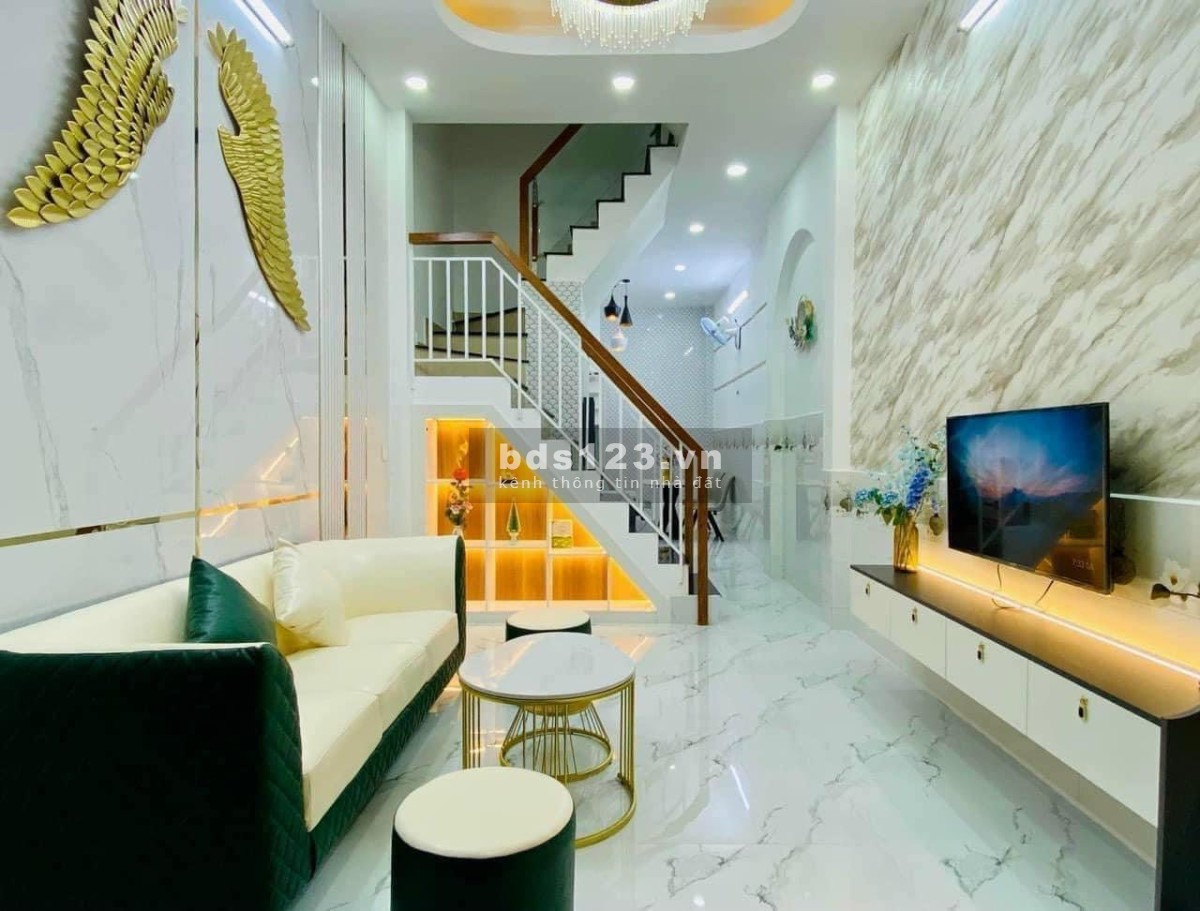 Bán gấp nhà nguyễn kiệm p4 phú nhuận giá 3ty650 còn TL 1trệt2lầu sân thượng DT 60m 4 phòng ngủ 4 wc