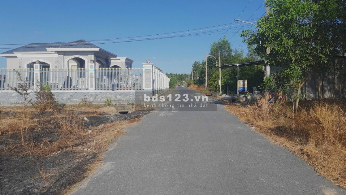 Buông sổ lô Mỹ Xuân Tóc Tiên mặt tiền 15m 611m2 giá 4.6 tỷ đường 12m