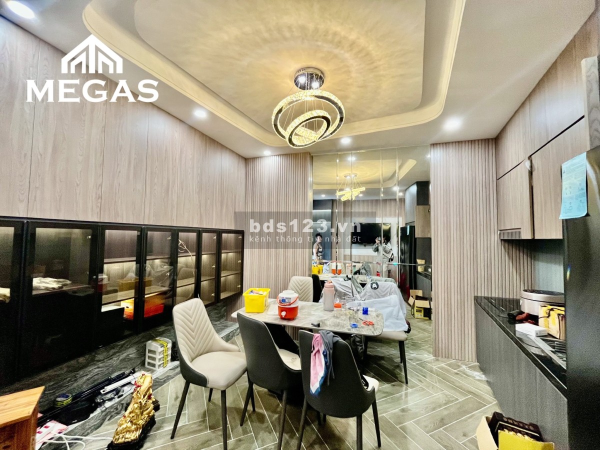Căn hộ siêu sang trọng full nội thất cực đẹp giá 10tr ( giá có thể thương lượng )