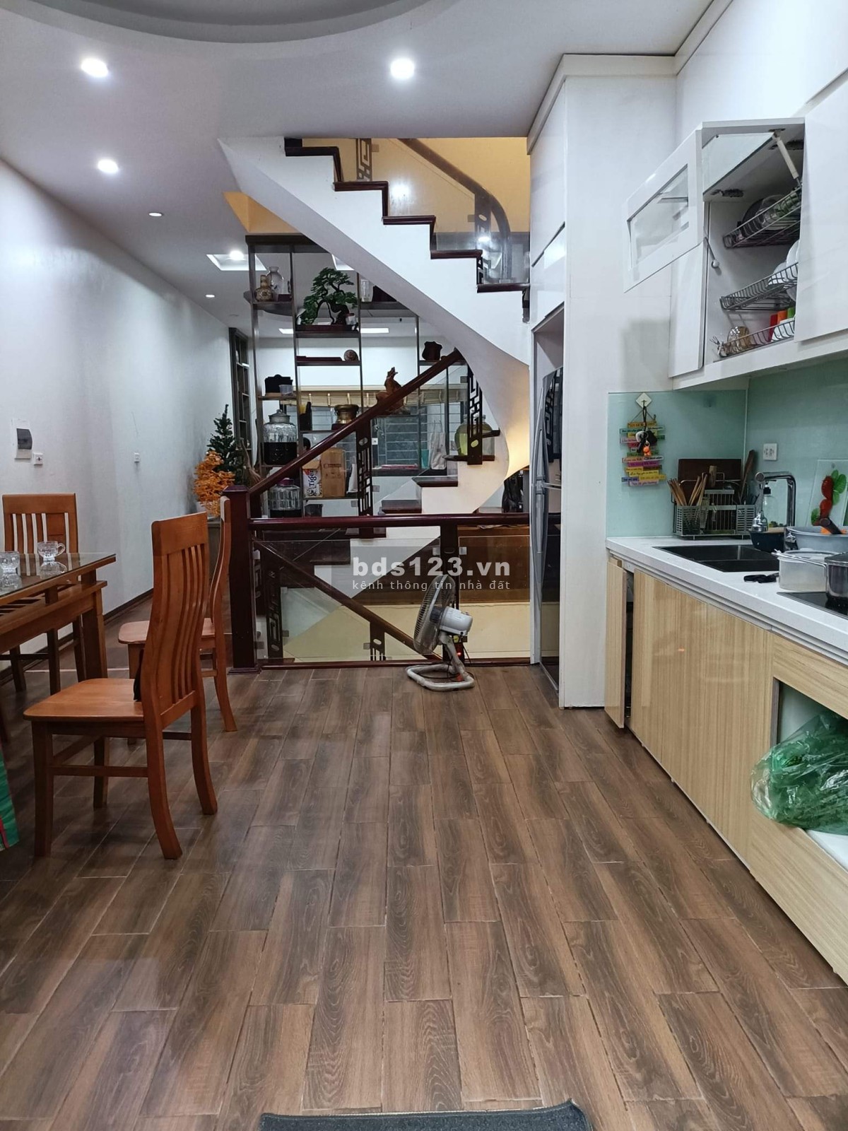 Hàng hiếm phố Kim Đồng, kinh doanh cực đỉnh, 68m2, mặt tiền 6m, giá 10 tỷ