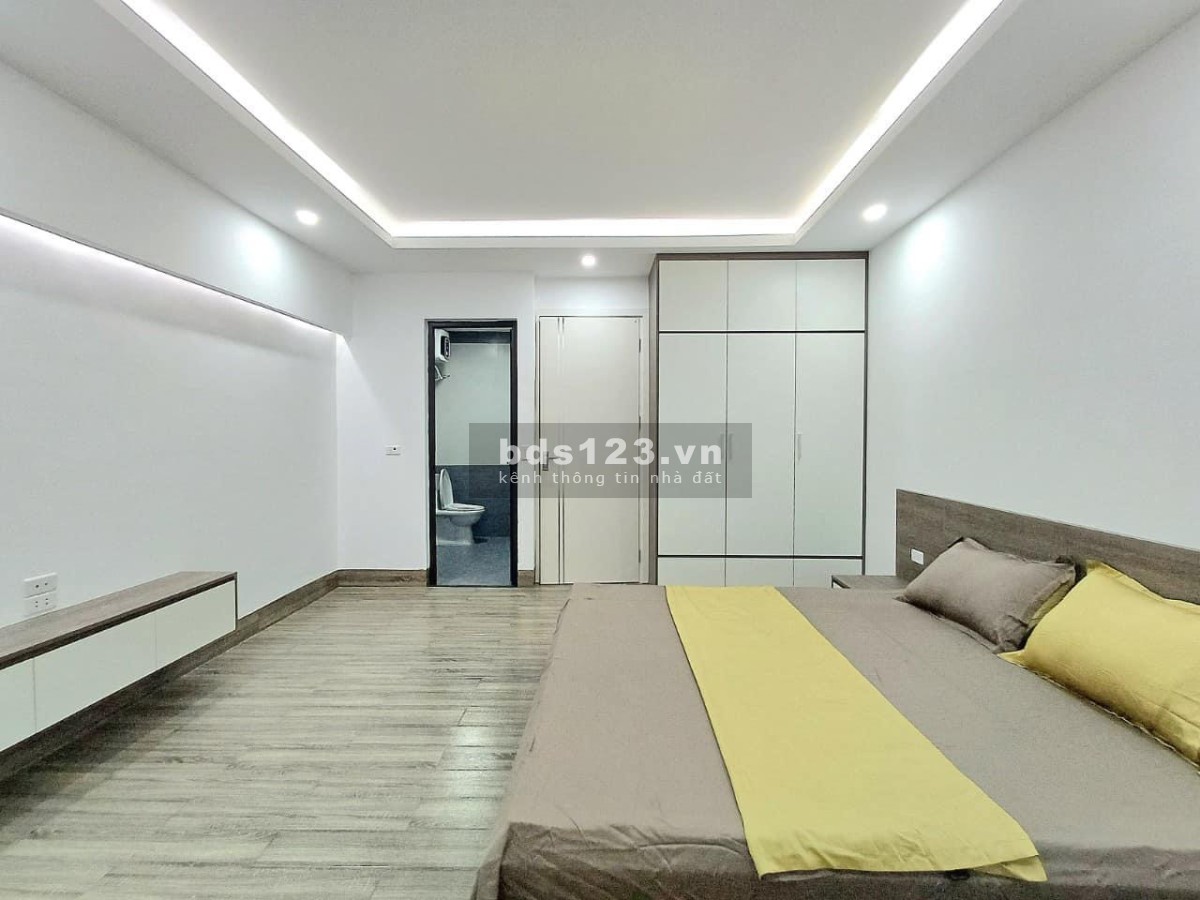 Bán nhà Ba Đình 4,8 tỷ 38m2 gần phố gần ô tô