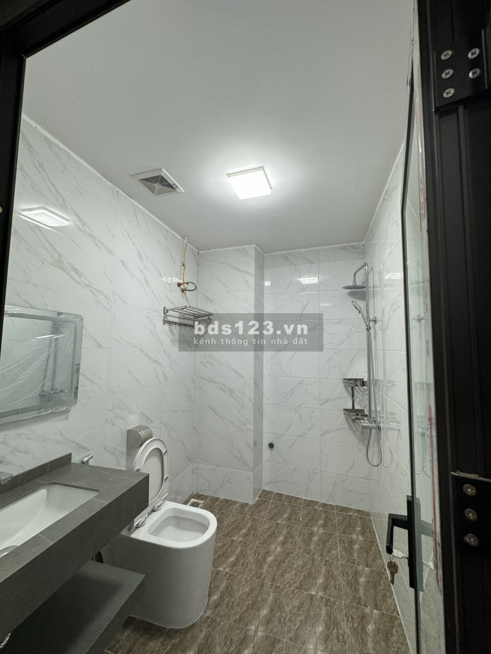 BÁN GẤP NHÀ ĐẸP ĐÔNG NGẠC PHÂN LÔ Ô TÔ ĐỖ CỬA 40M2X4T GIÁ 5,2 TỶ