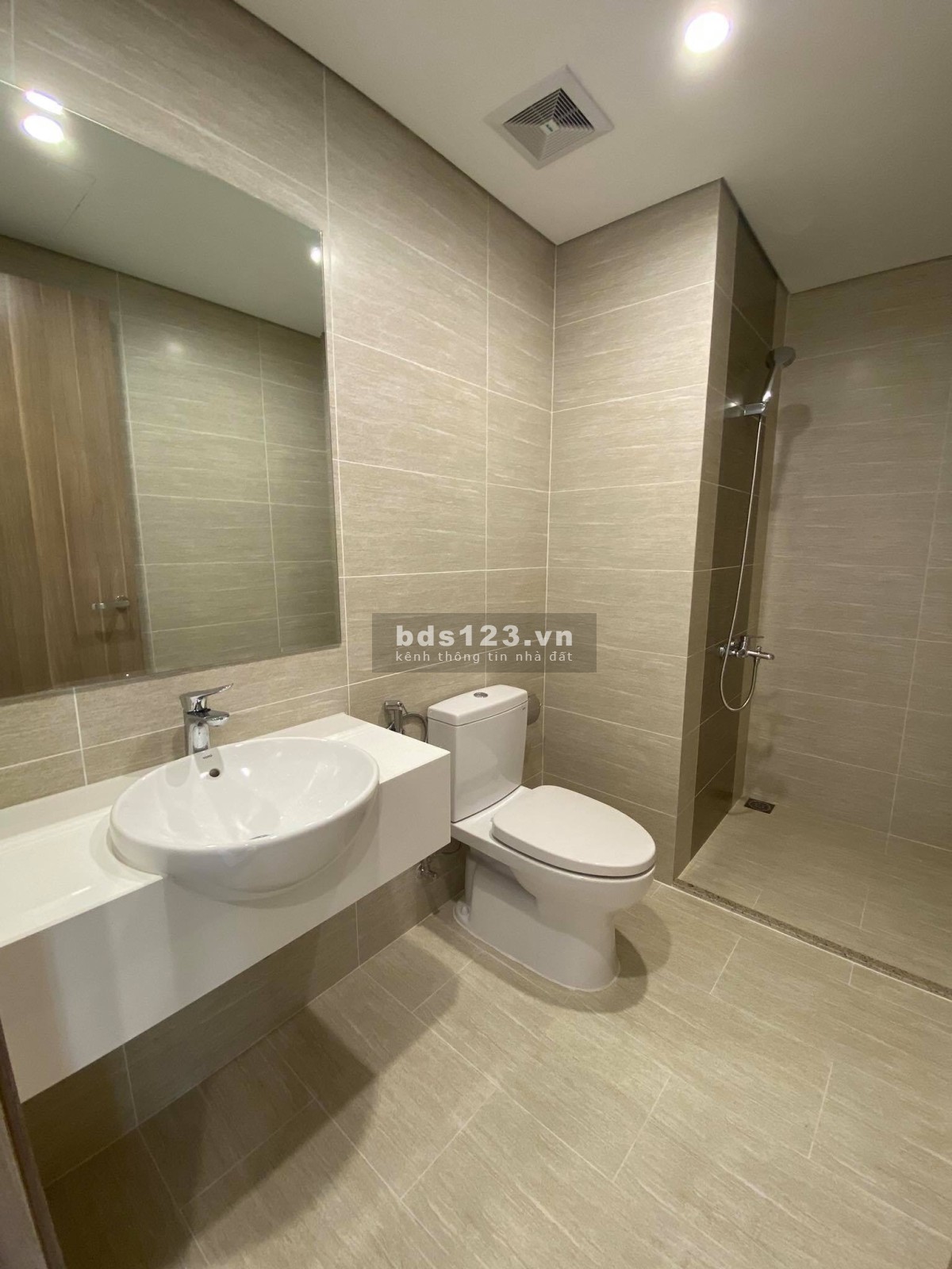 Bán gấp 2N2+63.6m giá mong muốn 2.42 tỉ