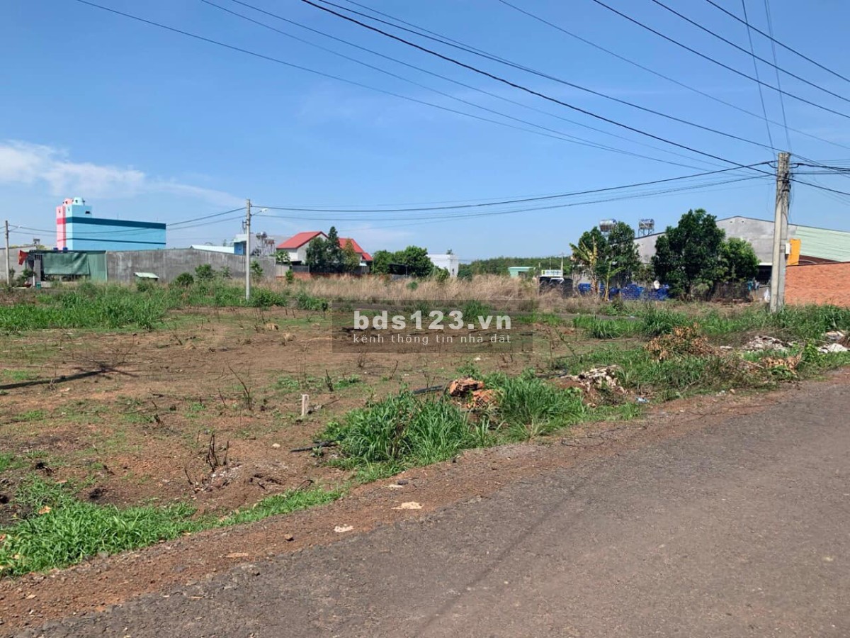 KẸT TIỀN NÊN BÁN GẤP LÔ GỐC 2 MẶT TIỀN, SHR THỔ CƯ 1002m2, MT ĐƯỜNG 16M, DÂN ĐÔNG, GIÁ 380 TRIỆU