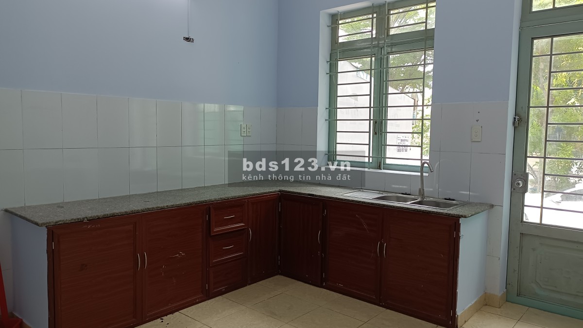Cho thuê nhà mặt tiền nguyên căn để làm văn phòng công ty