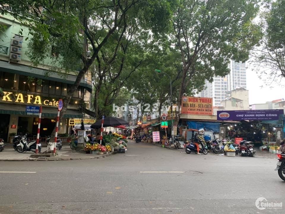 bán nhà gấp nằm trong khu đô thị, dân trí cao đông đúc,gần chợ 7 tỉ
