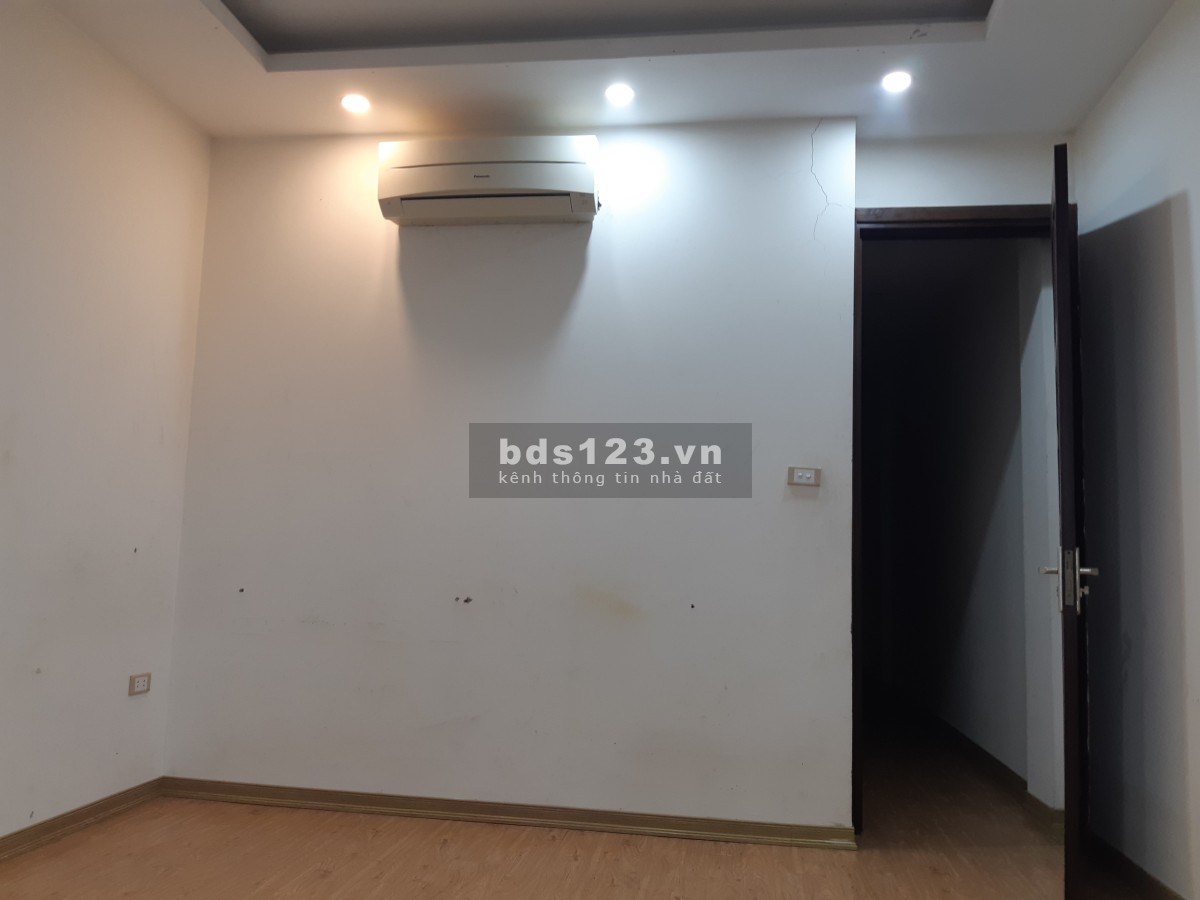 Chính chủ Cho thuê nhà mặt phố 682 Hoàng Hoa Thám - Ba Đình - HN. S350m2 7T thang máy. Giá 29tr