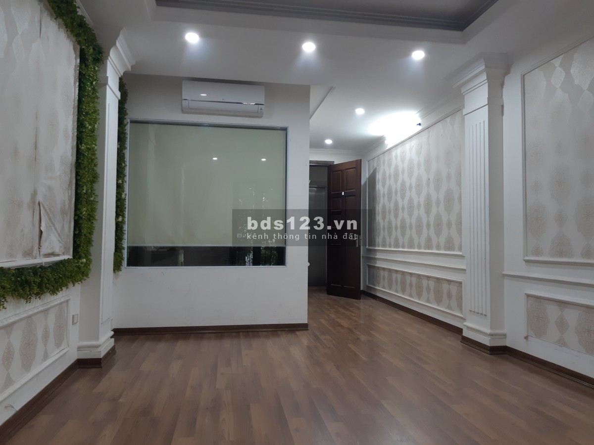 Chính chủ Cho thuê nhà mặt phố 682 Hoàng Hoa Thám - Ba Đình - HN. S350m2 7T thang máy. Giá 29tr