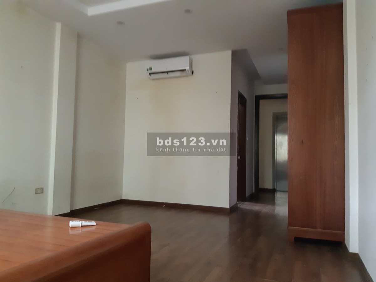 Chính chủ Cho thuê nhà mặt phố 682 Hoàng Hoa Thám - Ba Đình - HN. S350m2 7T thang máy. Giá 29tr