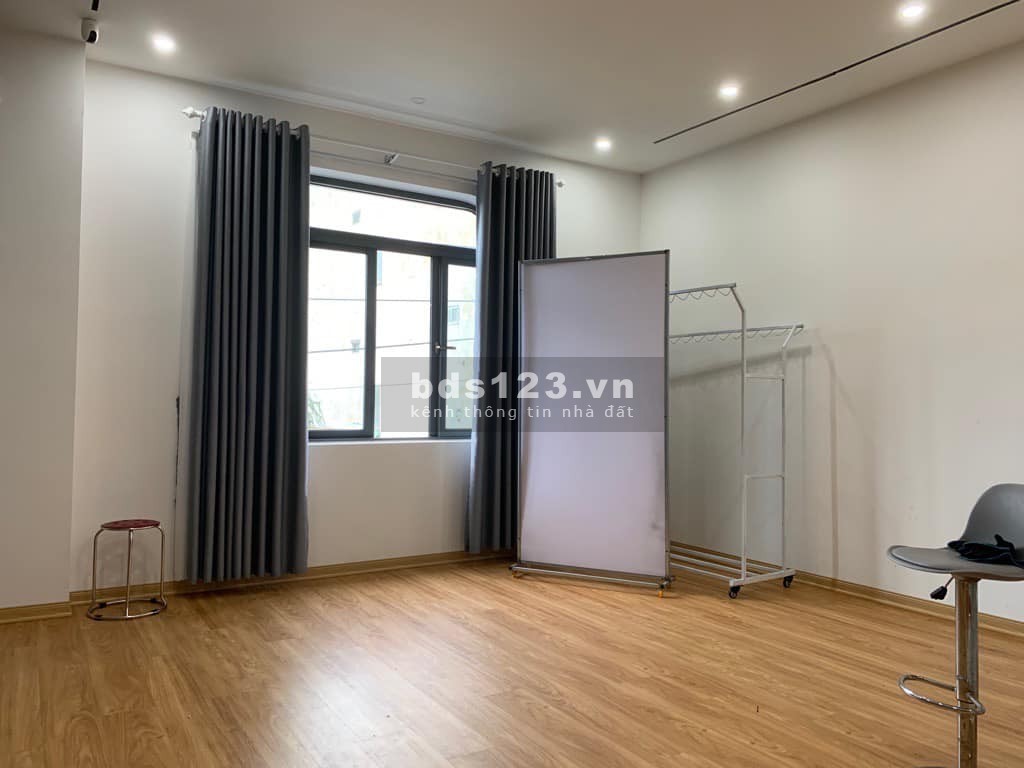 NHÀ ĐẸP 4 TẦNG ĐẦY ĐỦ TIỆN ÍCH CÔNG NĂNG_ĐƯỜNG VŨ QUỲNH GIÁ CHỈ 6.XX Tỷ 