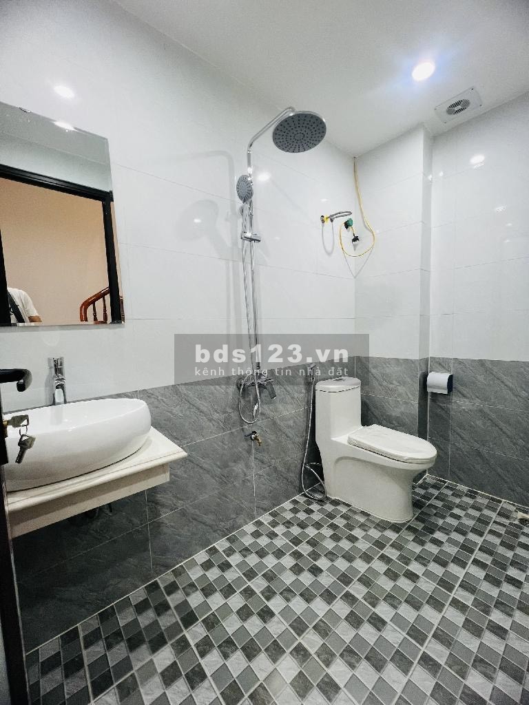 NHÀ 5 TẦNG HOÀI ĐỨC MỚI KÍNH KOONG - SỔ ĐỎ NỞ HẬU - ĐẦY ĐỦ CÔNG NĂNG - GIÁ RẺ CHỈ 3.X TỶ 