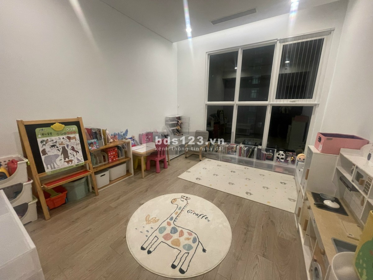 BÁN 2PN Sadora Sala Thủ Thiêm chỉ 6ty8 bao thuế phí - View hồ bơi