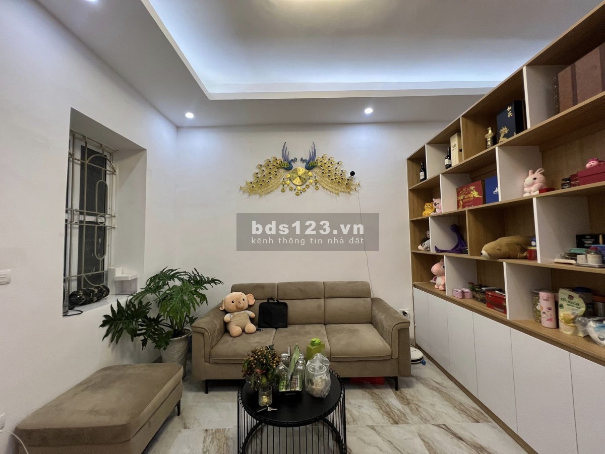 TẬP THỂ TẦNG 2 NGUYỄN TRÃI – 50M – Ô TÔ ĐỖ CHÂN CẦU THANG – GẦN PHỐ - ĐẦY ĐỦ CÔNG NĂNG – NHỈNH 2 TỶ
