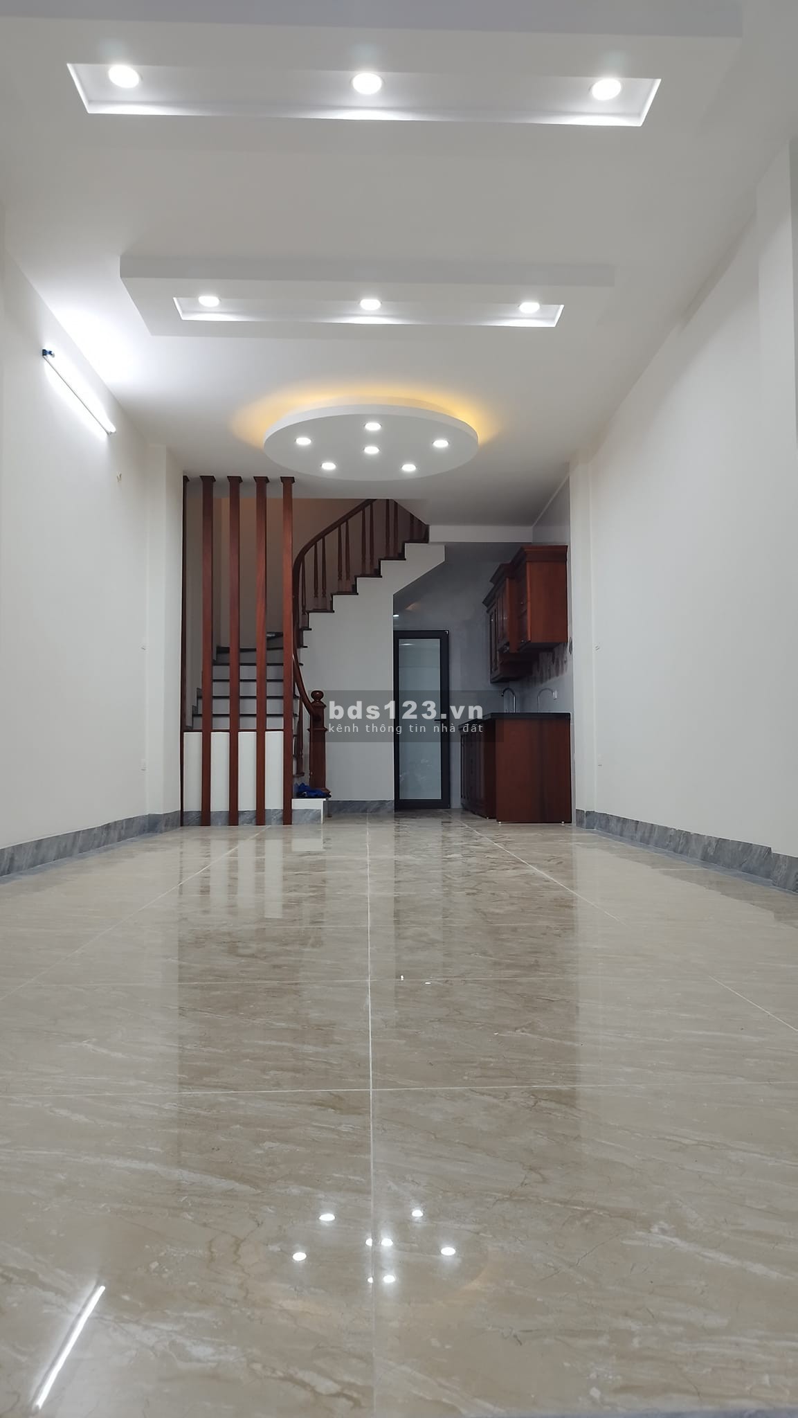 Cần Bán Nhà Phú Diễn 40m2 6Tầng 4m Rông 6,5 tỷ Đường Phú Diễn Đường32 Phúc Diễn ĐH Tài Nguyên