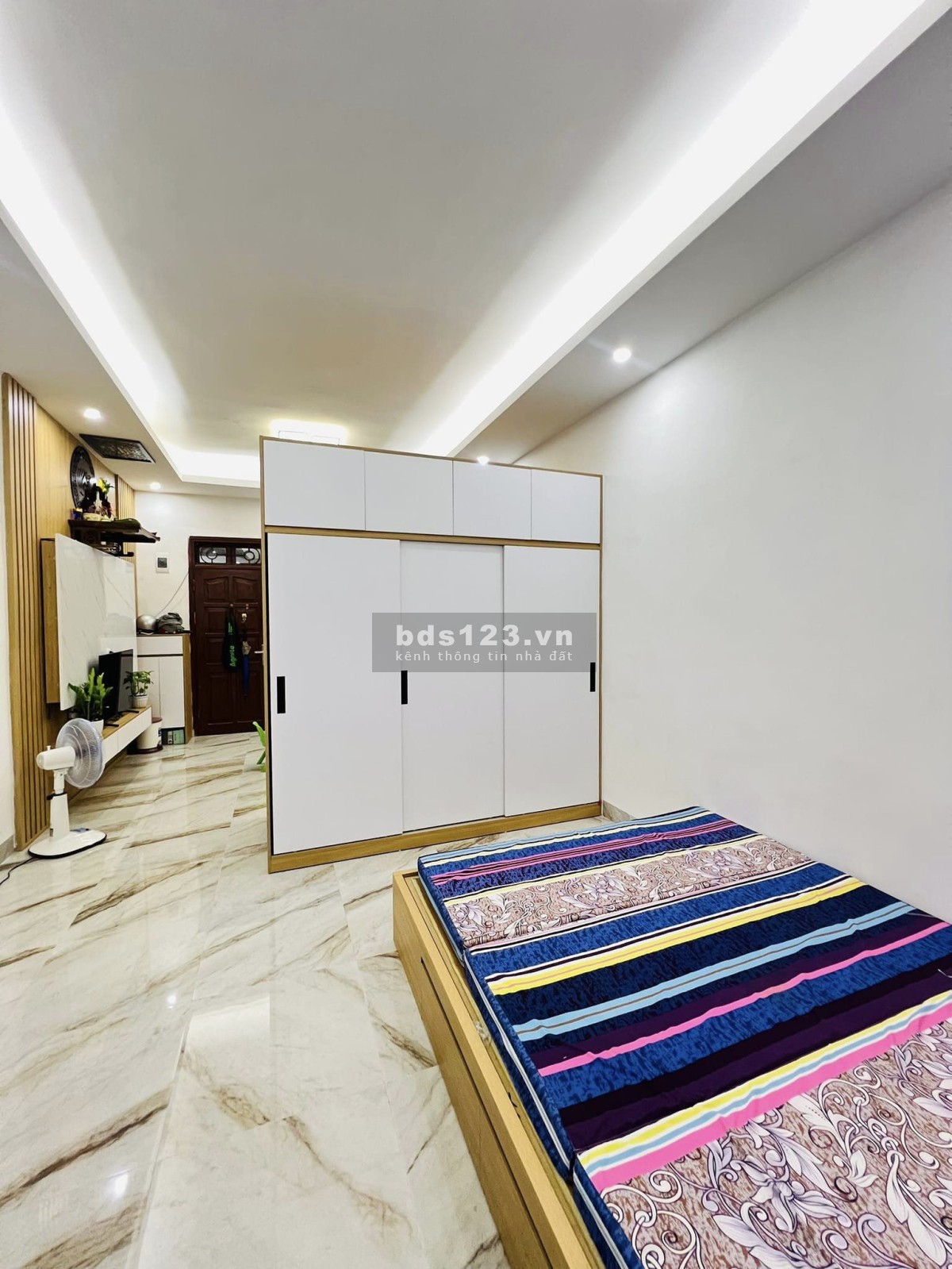 TẬP THỂ TẦNG 2 NGUYỄN TRÃI – 50M – Ô TÔ ĐỖ CHÂN CẦU THANG – GẦN PHỐ - ĐẦY ĐỦ CÔNG NĂNG – NHỈNH 2 TỶ