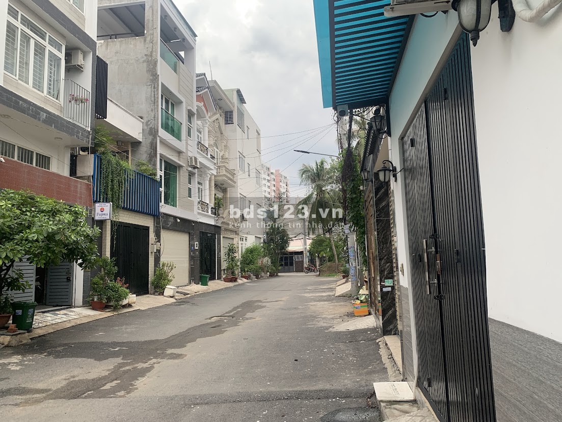 Bán nhà đẹp, 200m ra Phạm Văn Đồng, đường số 30, Linh Đông 61m2, 4 tầng 6.5 tỷ.