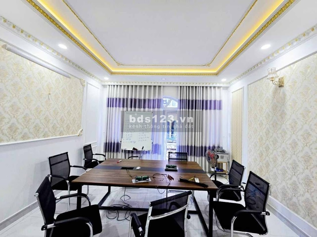 Bán nhà đẹp, 200m ra Phạm Văn Đồng, đường số 30, Linh Đông 61m2, 4 tầng 6.5 tỷ.