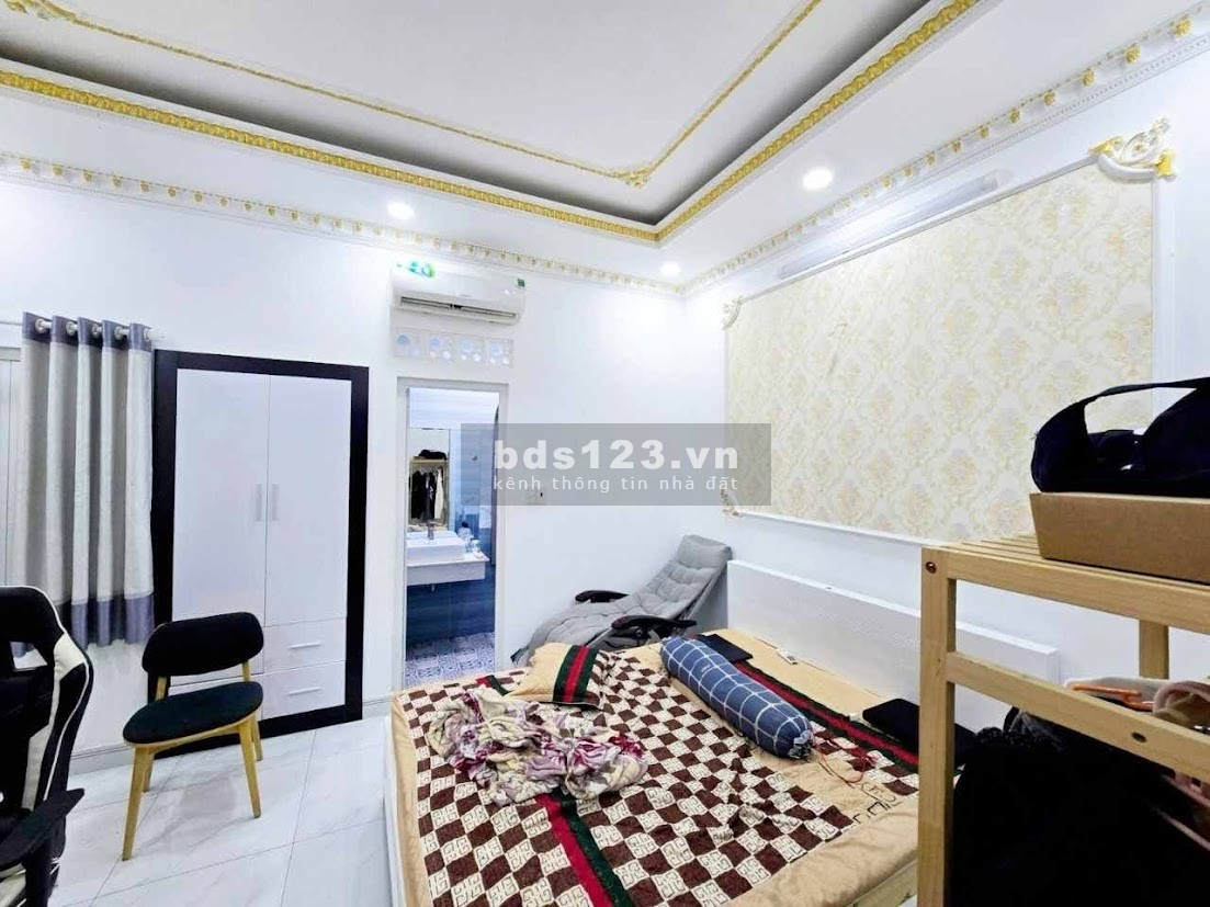 Bán nhà đẹp, 200m ra Phạm Văn Đồng, đường số 30, Linh Đông 61m2, 4 tầng 6.5 tỷ.