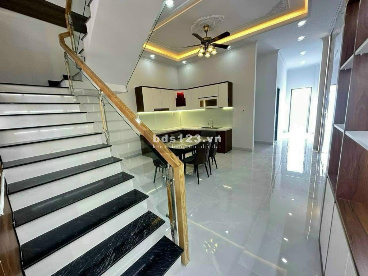 CHỦ NHÀ NGỘP CẦN BÁN GẤP NHÀ TÂN NHỰT 96M2 1 TỶ 3 ĐƯỜNG OTO