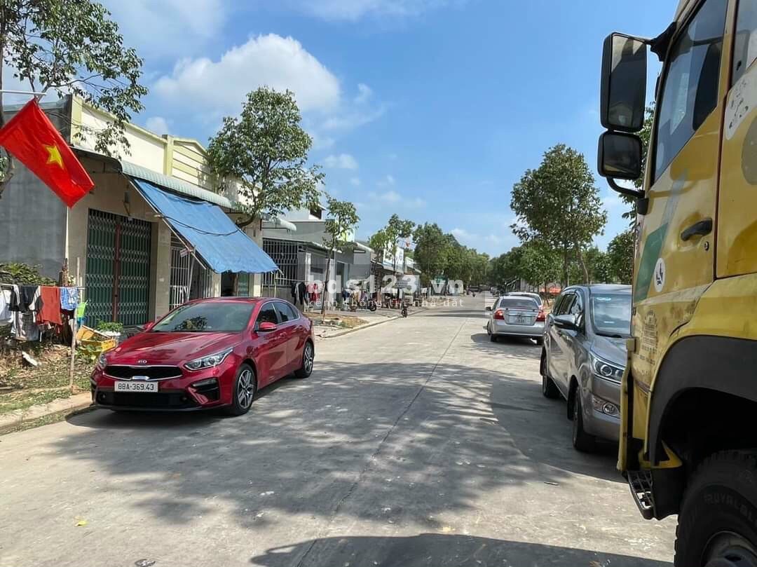 VỀ QUÊ SINH SỐNG CẦN BÁN GẤP 2 DÃY TRỌ 10 PHÒNG 2KIOT CÁCH CHỢ CHỈ 600M DÂN ĐÔNG