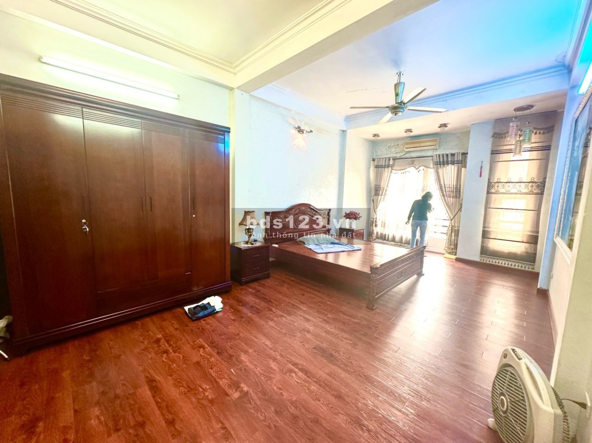 TRUNG TÂM QUẬN HOÀNG MAI - KD - GARA OTO - NHÀ ĐẸP LONG LANH - 2 THOÁNG - AN SINH ĐỈNH -HIẾM NHÀ BÁN