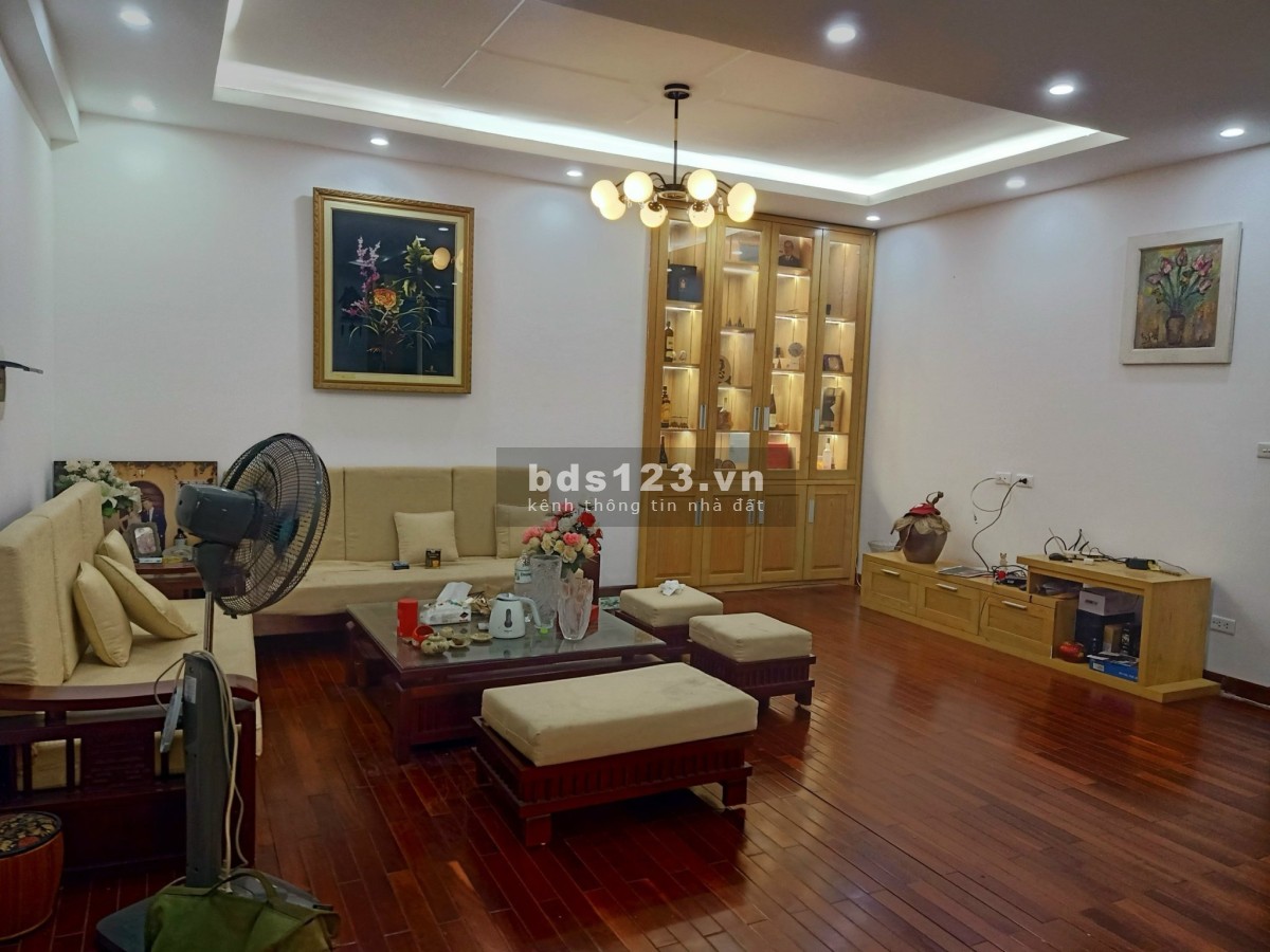 Cần bán căn hộ có diện tích 117m², được thiết kế 3 phòng ngủ, 2 vệ sinh, 6.5 tỷ, có thương lượng