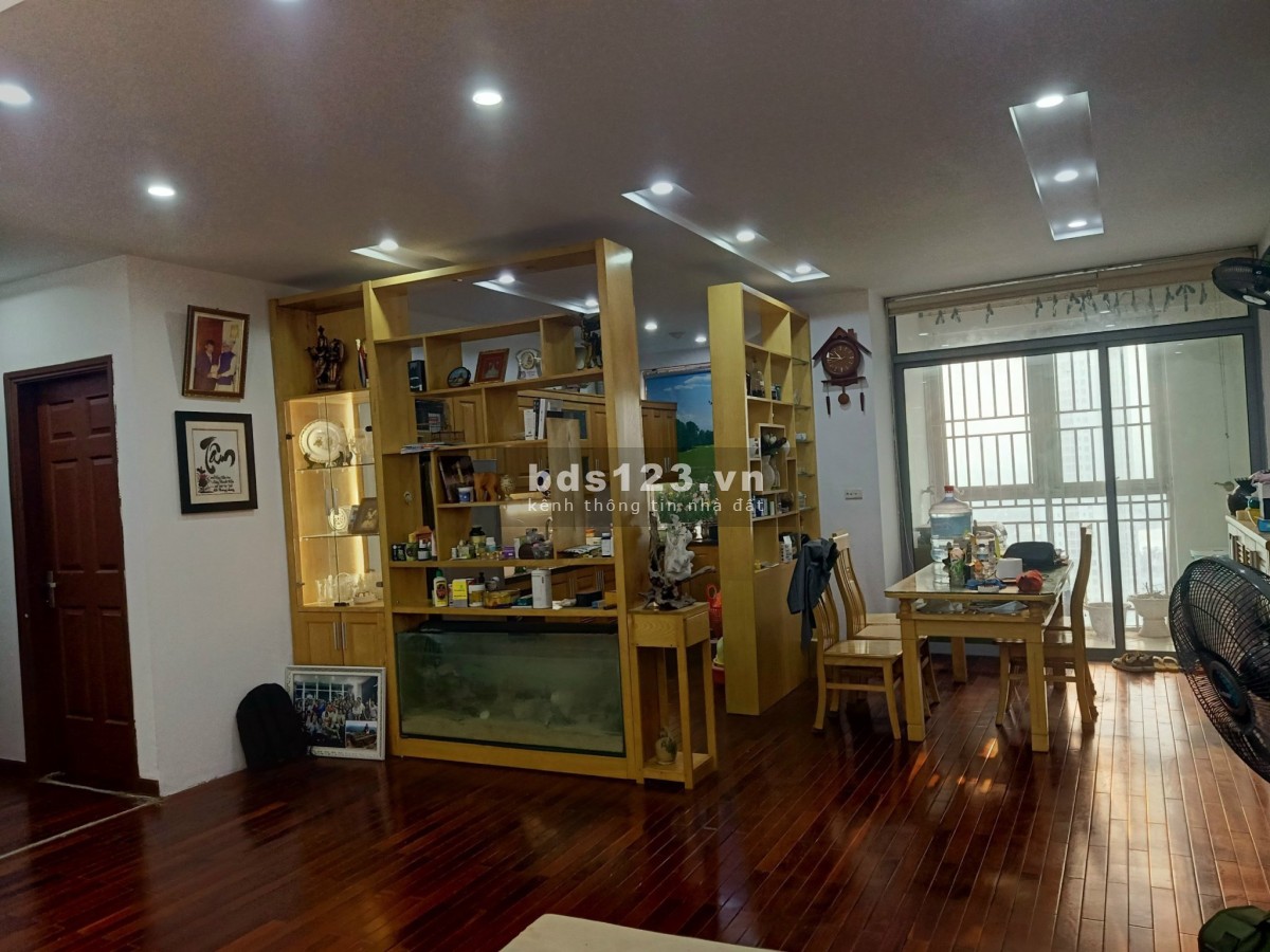 Cần bán căn hộ có diện tích 117m², được thiết kế 3 phòng ngủ, 2 vệ sinh, 6.5 tỷ, có thương lượng