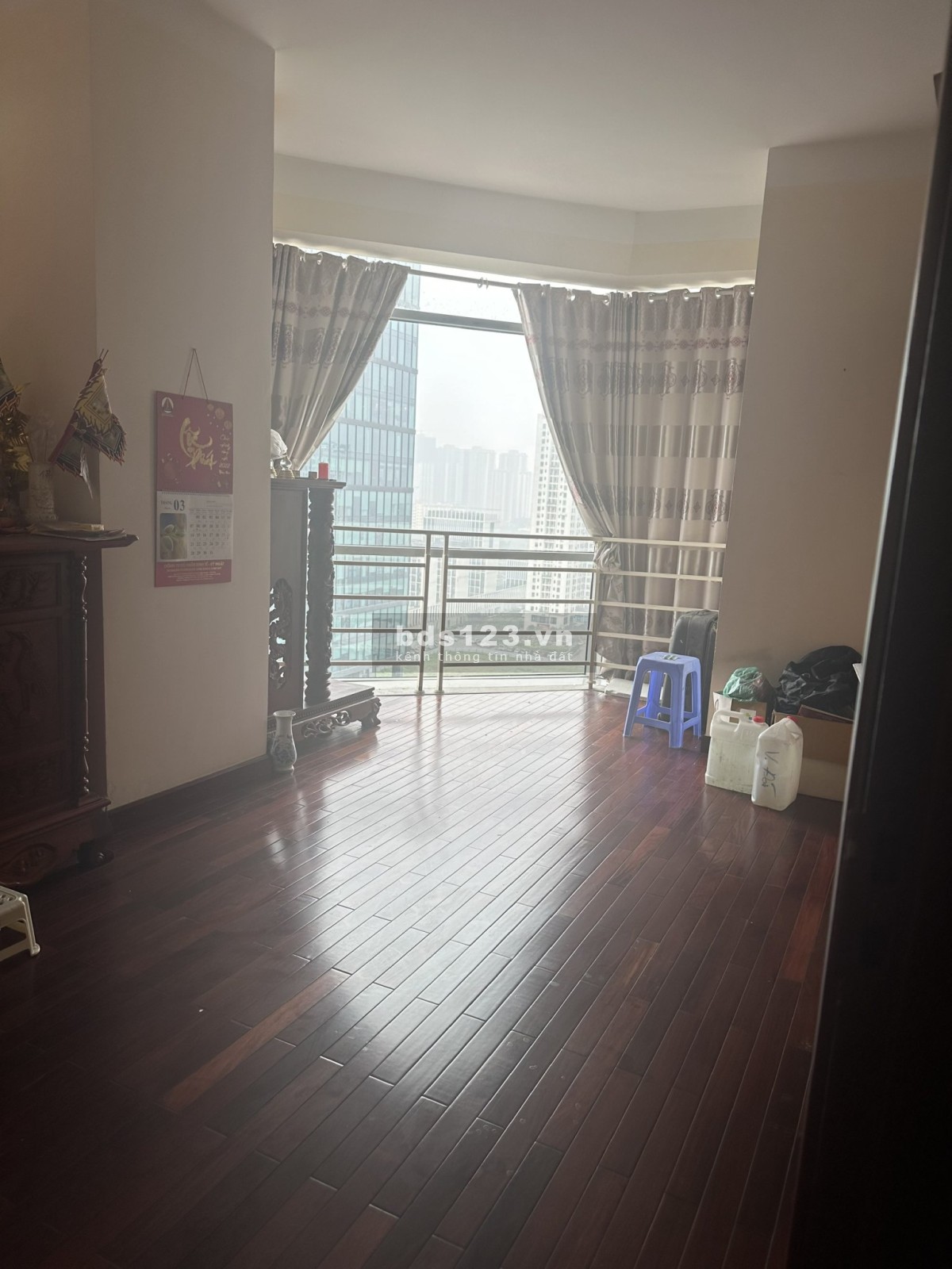 Cần bán căn hộ có diện tích 117m², được thiết kế 3 phòng ngủ, 2 vệ sinh, 6.5 tỷ, có thương lượng