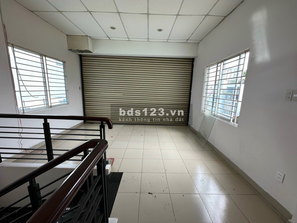 VIP HÀNG XANH - 40m2 SỔ NỞ HẬU - 4 TẦNG BTCT - NHỈNH 6 TỶ.