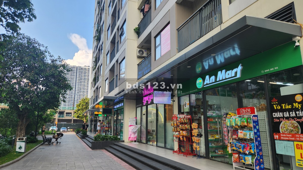 Bán Shop Chân Đế 60m2 dòng tiền 80tr/tháng Vinhomes Smart City