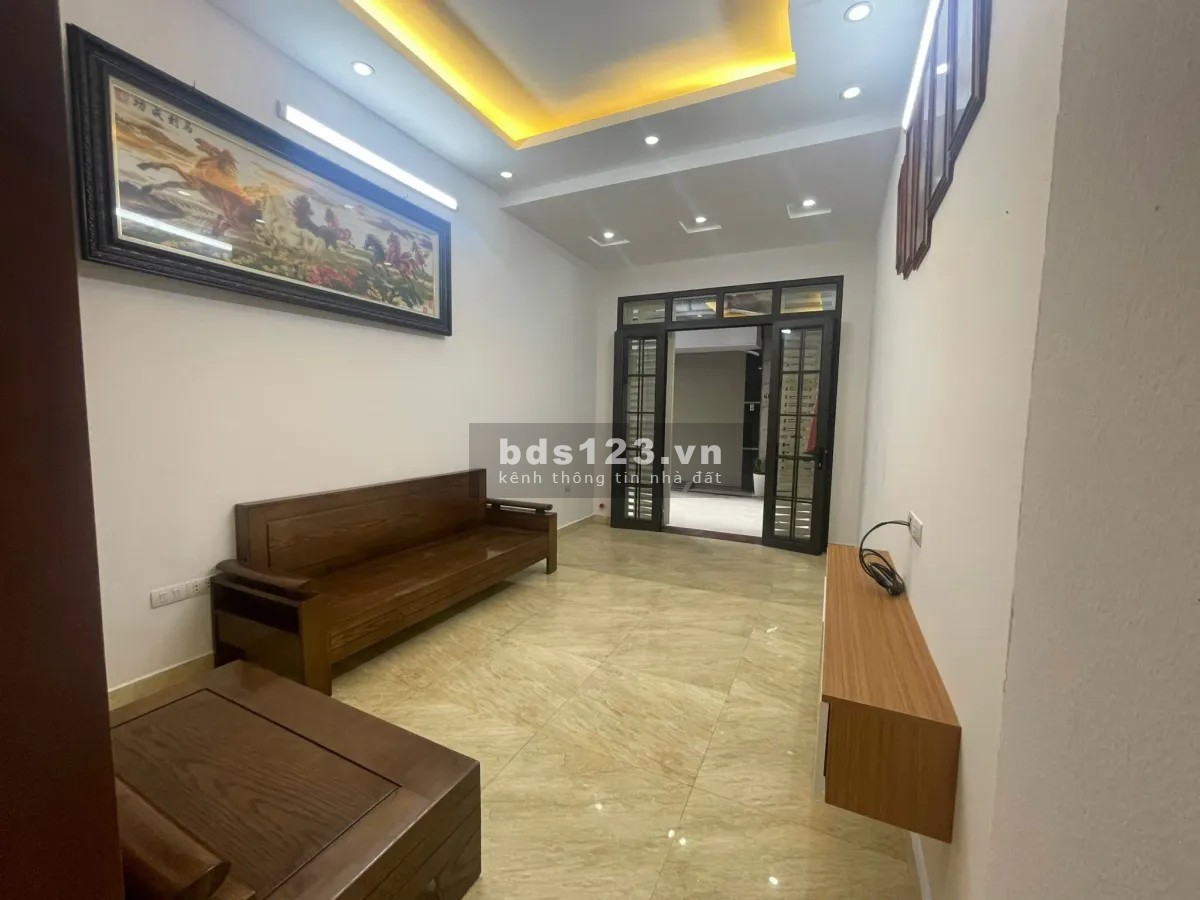 BÁN NHÀ NGUYỄN SƠN 30M- 5 TẦNG - MT4M- GIÁ 5,2 TỈ