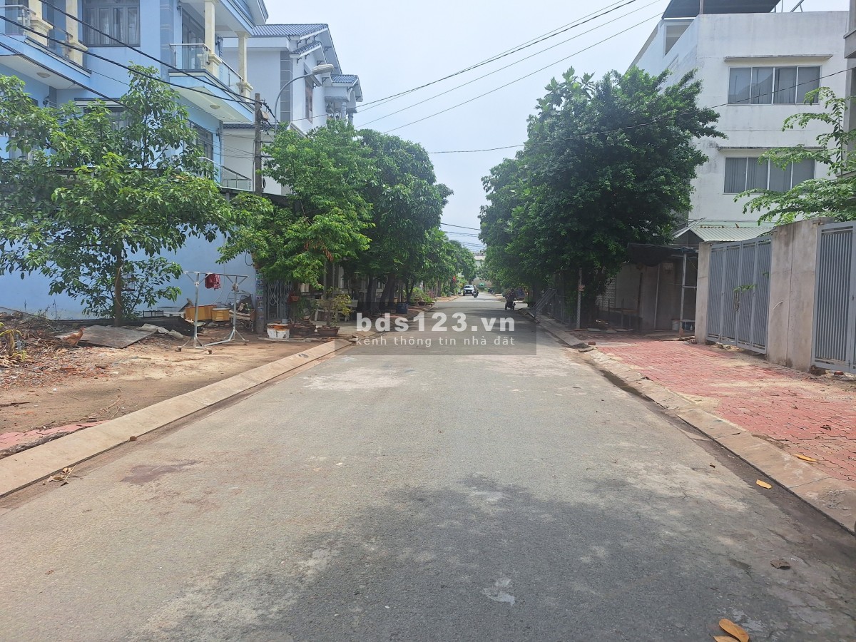 NHÀ CHÍNH CHỦ CẦN BÁN GẤP KHU DÂN CƯ ĐỒNG ANH VĨNH LỘC Agiá tốt