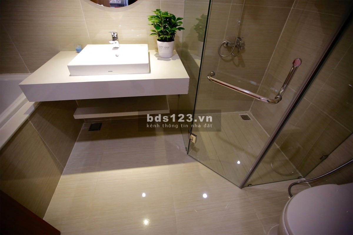 Cho thuê căn Chung cư Sky center, Phổ Quang, p2, Tân Bình: 50m2 - 1p - NT, 12tr