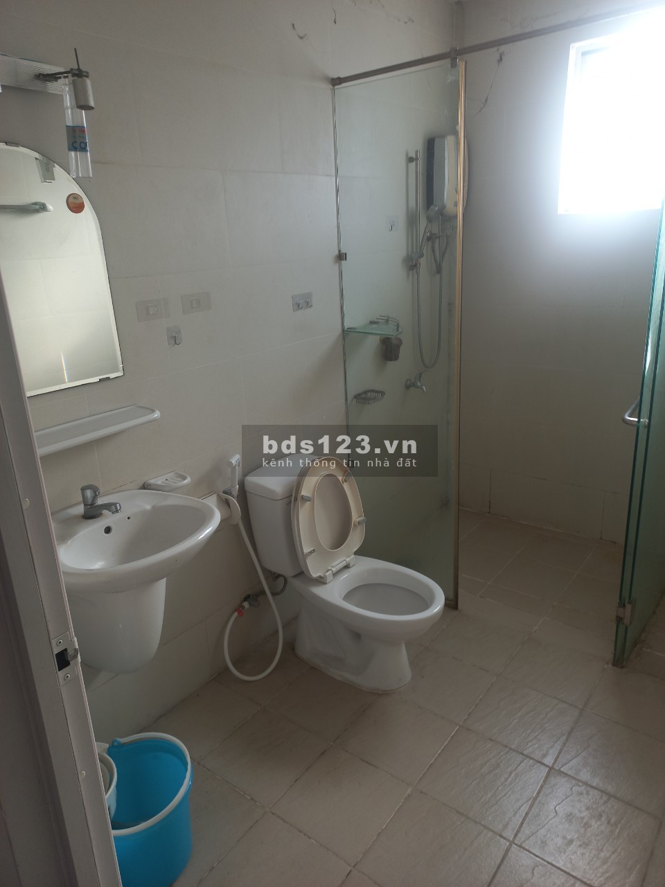Chung cư Bàu Cát - Tân Bình 90m2 11tr/tháng, 3p ngủ. Nội thất cơ bản
