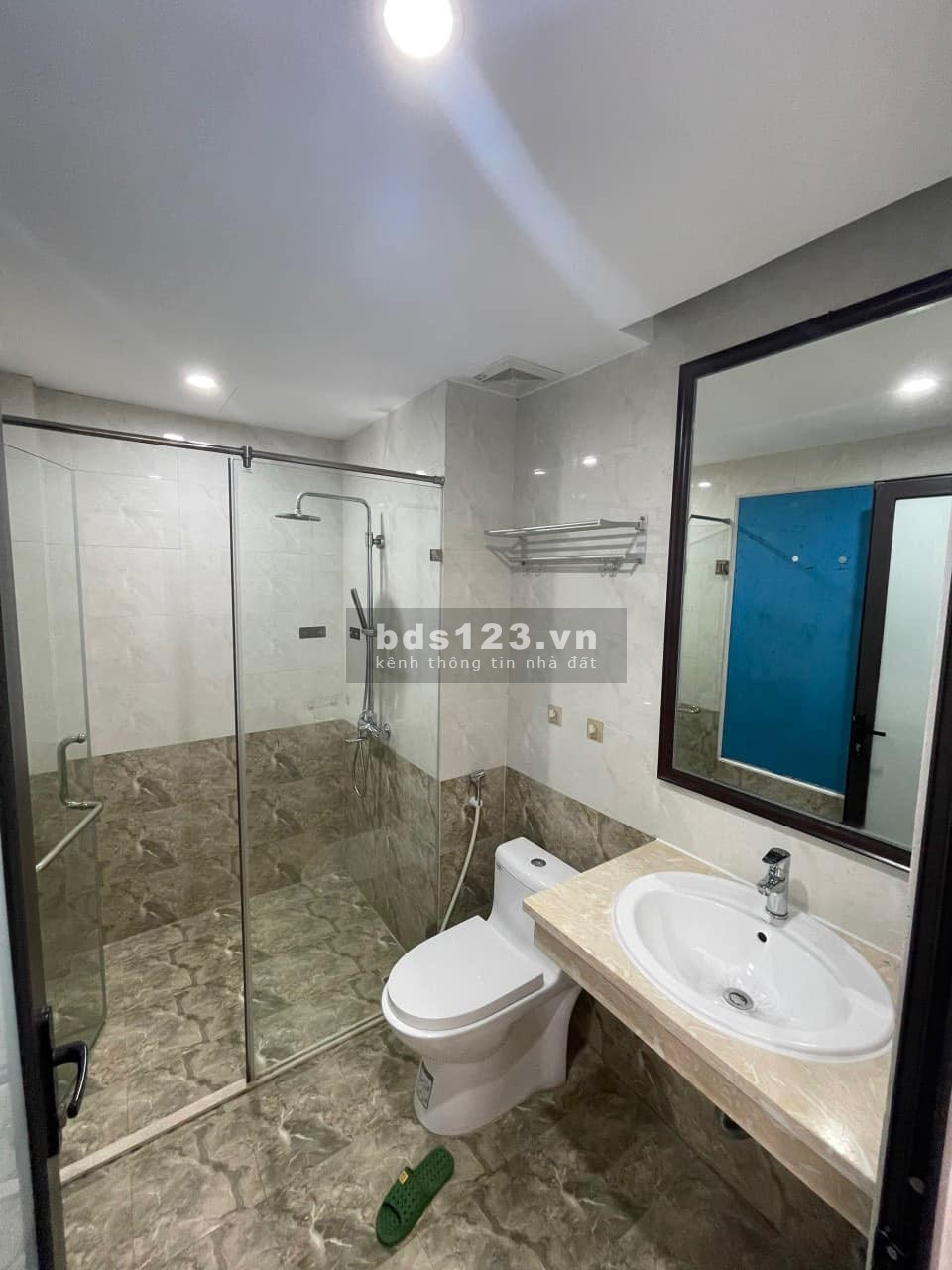 NHÀ MỚI ĐẸP Ở NGAY, NGÕ Ô TÔ ĐỖ CỬA, 3 BƯỚC RA PHỐ, TRUNG TÂM QUẬN LONG BIÊN, KINH DOANH