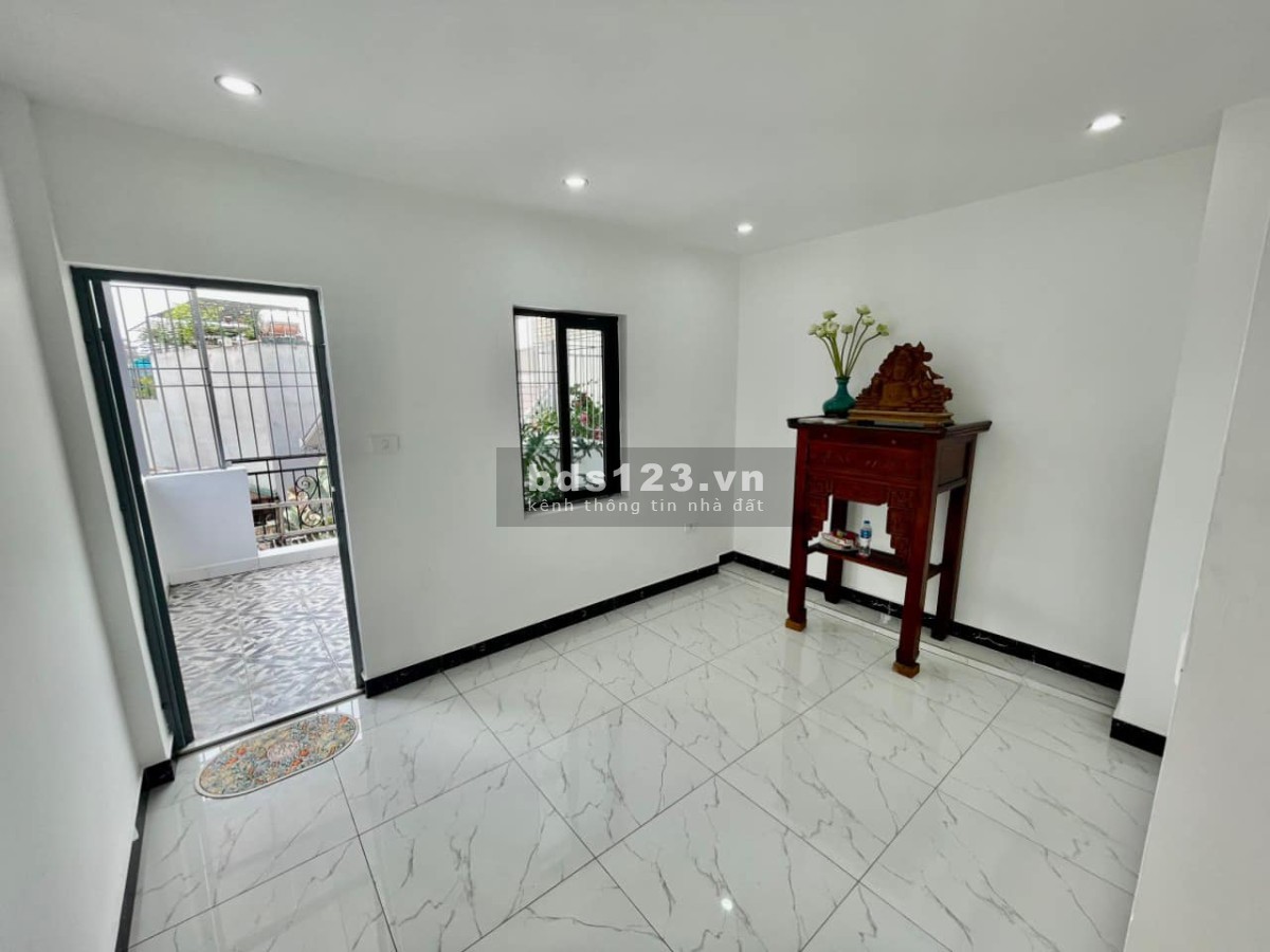 NHÀ MỚI ĐẸP Ở NGAY, NGÕ Ô TÔ ĐỖ CỬA, 3 BƯỚC RA PHỐ, TRUNG TÂM QUẬN LONG BIÊN, KINH DOANH