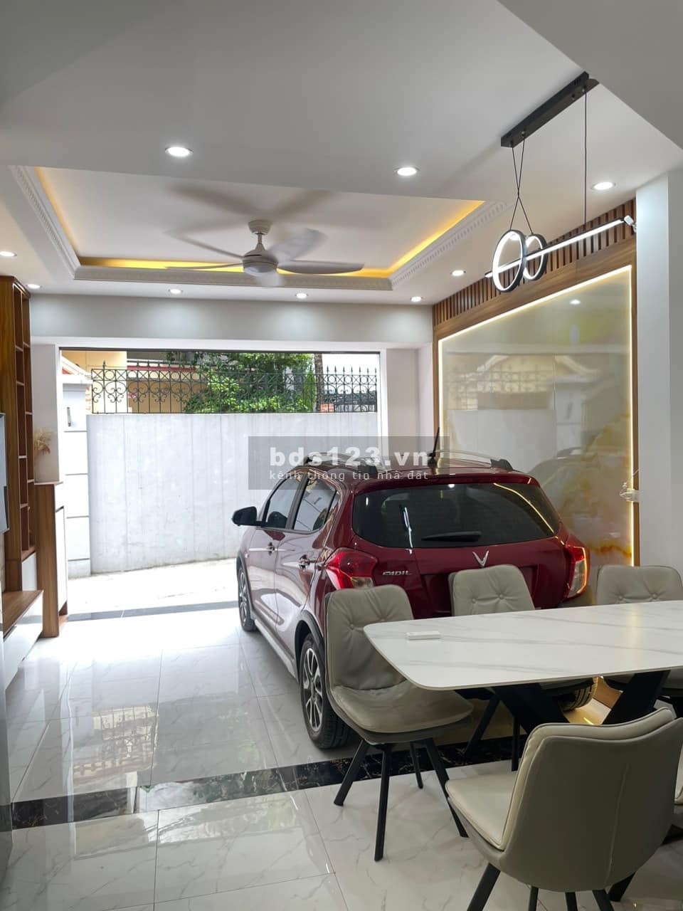 NHÀ MỚI ĐẸP Ở NGAY, NGÕ Ô TÔ ĐỖ CỬA, 3 BƯỚC RA PHỐ, TRUNG TÂM QUẬN LONG BIÊN, KINH DOANH