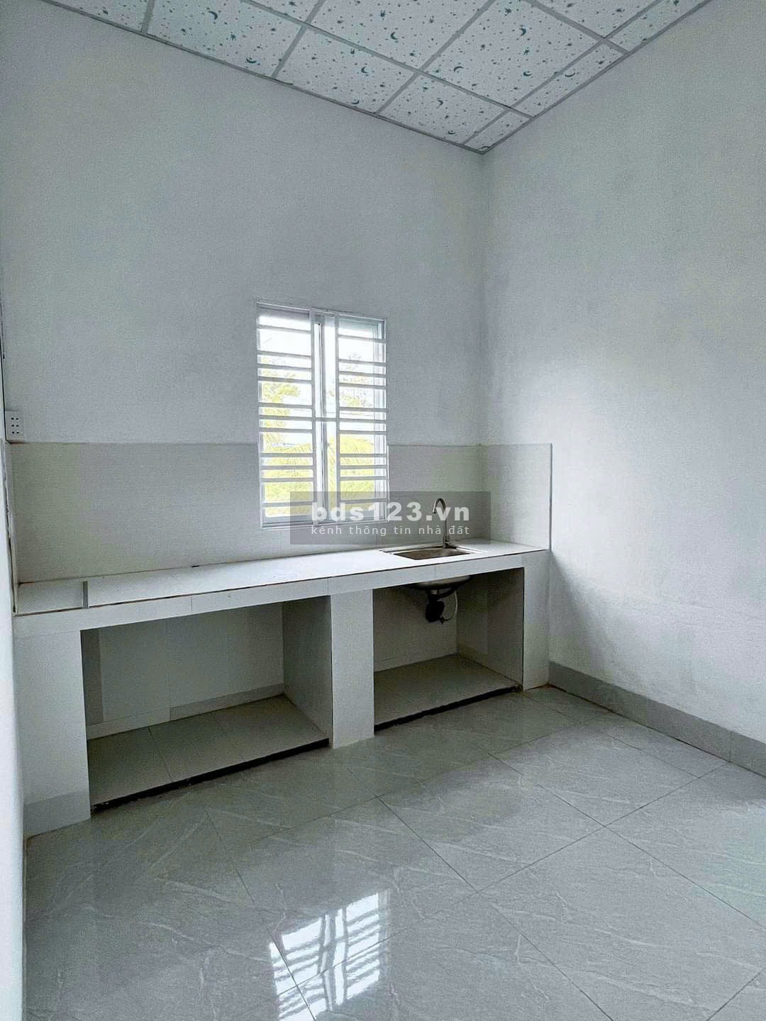BÁN ĐẤT HƠN 110m2 VỪA XÂY DỰNG NHÀ CẤP 4 KIÊN CỐ GIÁ 980TR