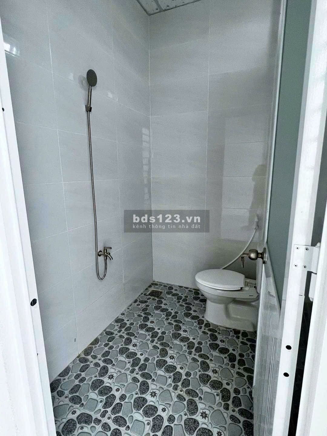 BÁN ĐẤT HƠN 110m2 VỪA XÂY DỰNG NHÀ CẤP 4 KIÊN CỐ GIÁ 980TR
