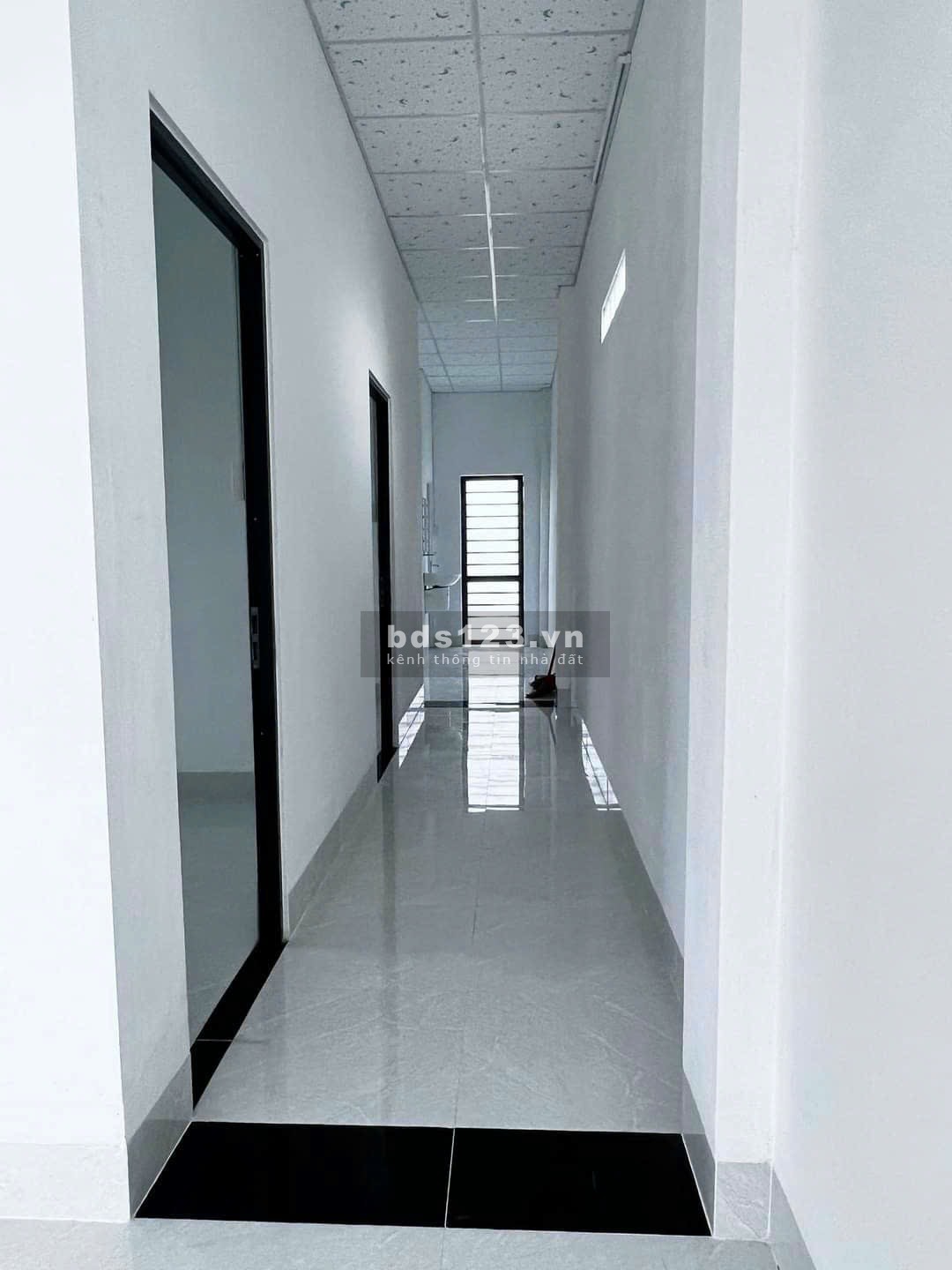 BÁN ĐẤT HƠN 110m2 VỪA XÂY DỰNG NHÀ CẤP 4 KIÊN CỐ GIÁ 980TR