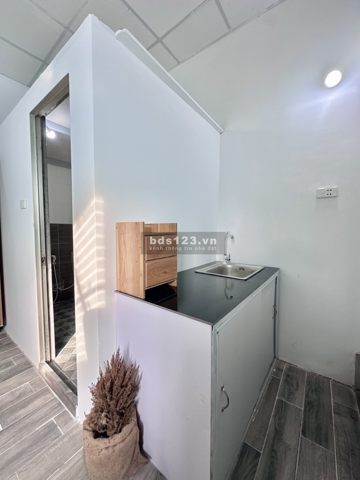 Trống 1 phòng full tiện nghi, nội thất, 30m2, giá chỉ 3tr5, Tân Bình